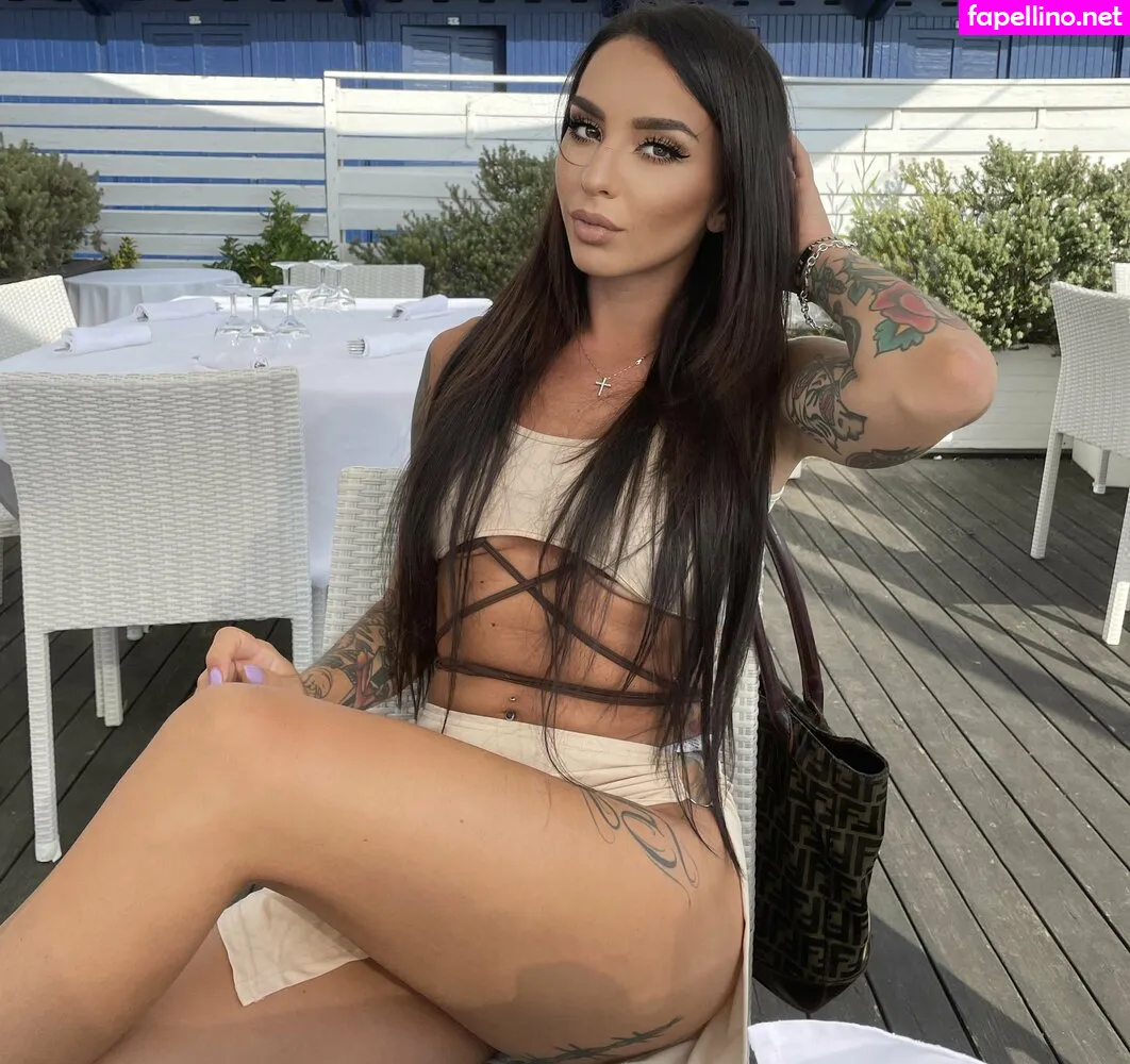 valeriamoxx, vandoll_sg Nude Leaked OnlyFans Photo #AlWUXI2ZnN