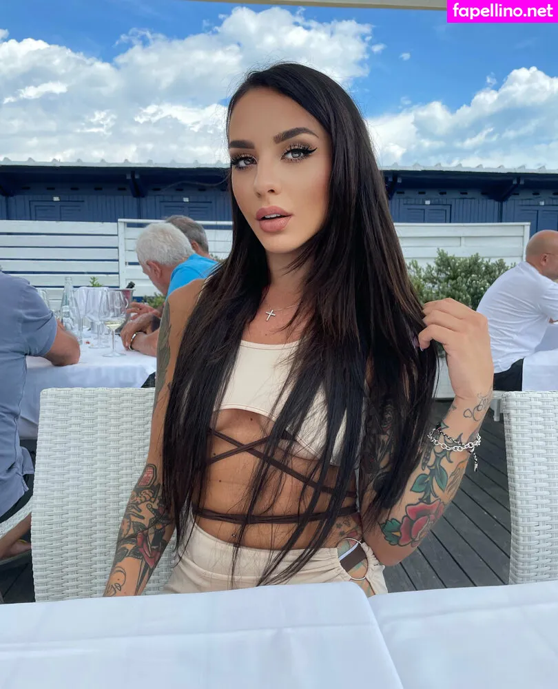 valeriamoxx, vandoll_sg Nude Leaked OnlyFans Photo #VlLXUnFbXO