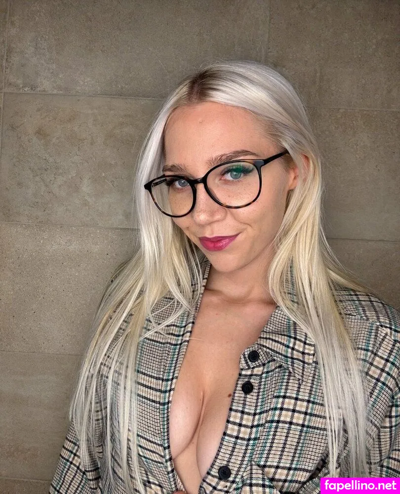 valerie_05, valerie_058226 Nude Leaked OnlyFans Photo #g2aAoONXip