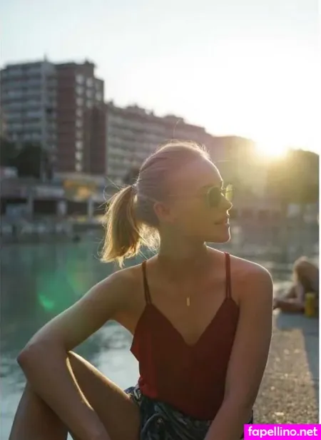 Valerie Huber OnlyFans Thumbnail #uueJcL81UI