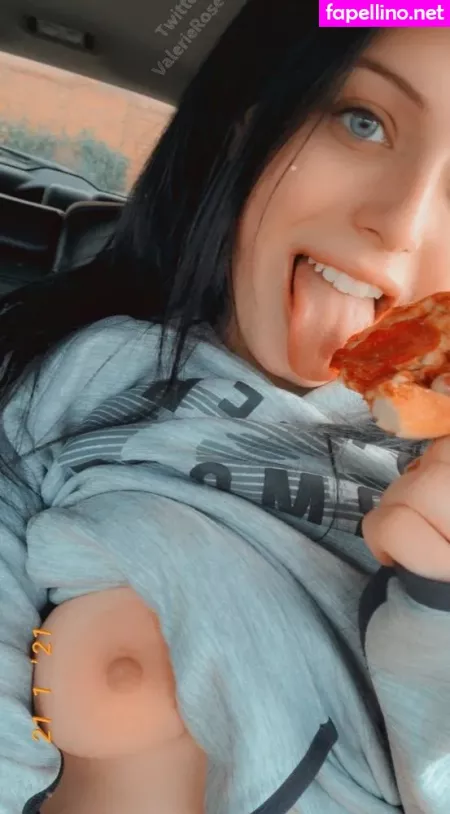 Valerie Rosee OnlyFans Thumbnail #pE8YaJkO3o