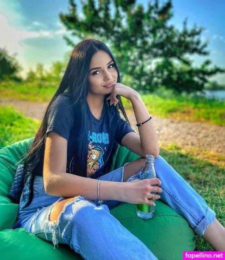 Valerie S Tar OnlyFans Thumbnail #AWucARnk5V