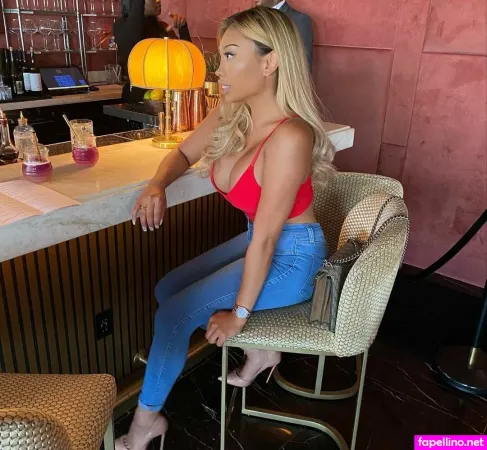Valerie Saint Claire OnlyFans Thumbnail #W03xz6vV57