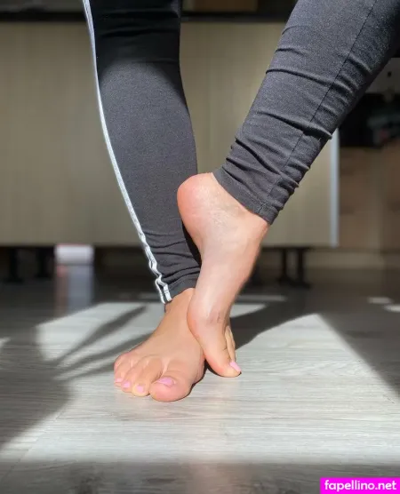 Valerie Saxton OnlyFans Thumbnail #WkZ7iF0NMg