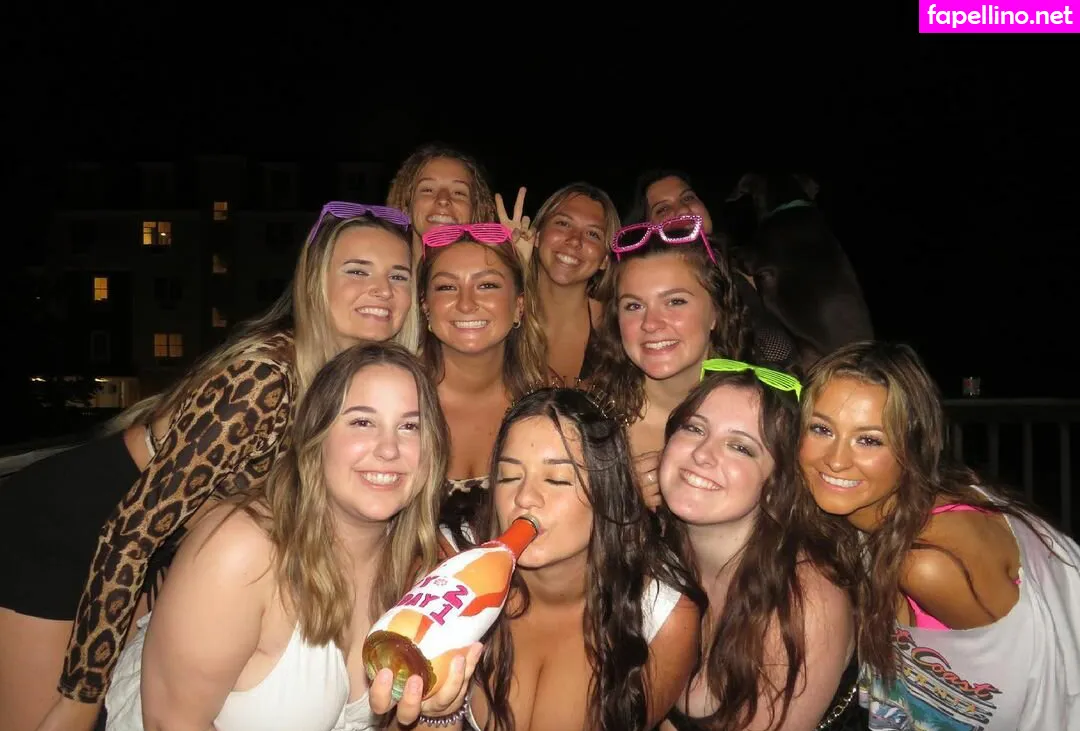 valerie.c_, valerieq01 Nude Leaked OnlyFans Photo #H4wz56jaHk