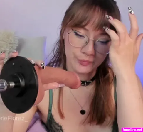 Valerieflorez OnlyFans Thumbnail #2tXsaf8c84