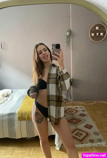 Valeries Geheimnis OnlyFans Thumbnail #Hb7XlO3dEN
