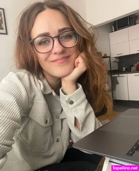 Valeries Geheimnis OnlyFans Thumbnail #WDLm9Igkyq