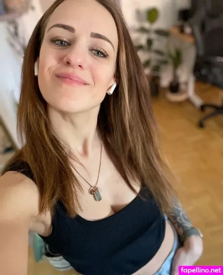 Valeries Geheimnis OnlyFans Thumbnail #awuK9CTxkL