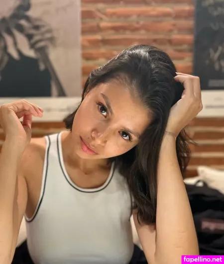 Valeryroldans OnlyFans Thumbnail #xNNgbvZqZ0