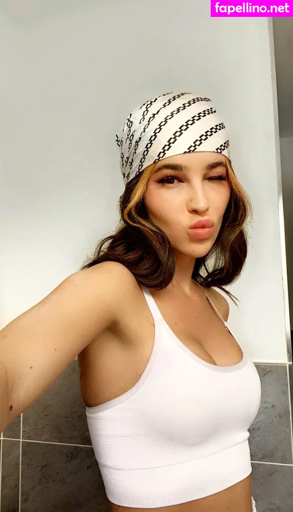 hazelrosedee, rosie.cheeks, thefakehazel, valiumlollipops Nude Leaked OnlyFans Photo #I2ky9jd8rY