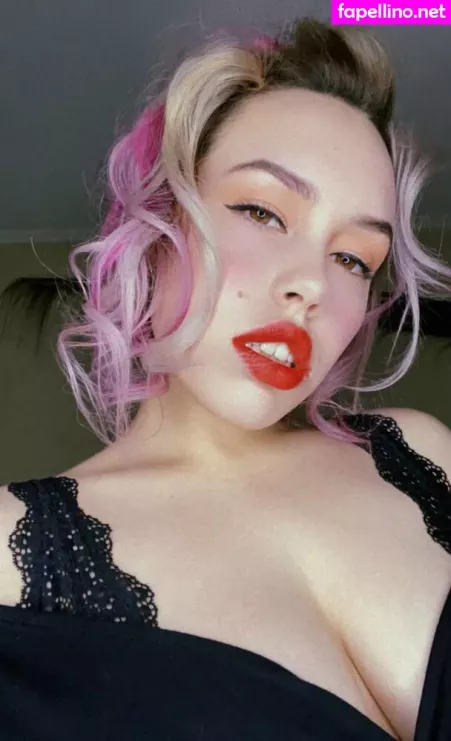 Vallery Sakura OnlyFans Thumbnail #q3X5UzINi7