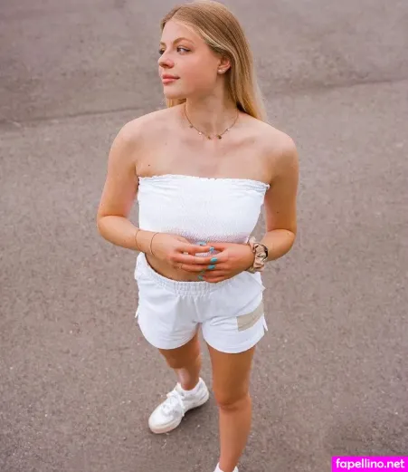 Vallixpauline OnlyFans Thumbnail #ffnJkKjhIC