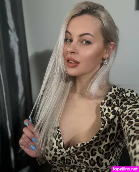 Valllery Ro OnlyFans Thumbnail #RGvio2T3o1