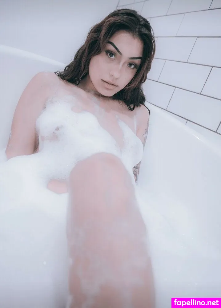 valrxvn, vee_cosplays Nude Leaked OnlyFans Photo #UGe5ZmxhWG