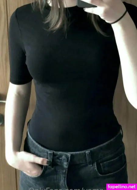 Vampyfeedee 1 OnlyFans Thumbnail #mIJ7Wq8u9N