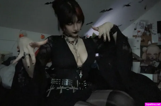 Vampyrisu 1 OnlyFans Thumbnail #IdpS5ZmdYa