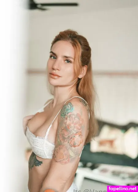 Vanelka OnlyFans Thumbnail #mXxP1VefFt