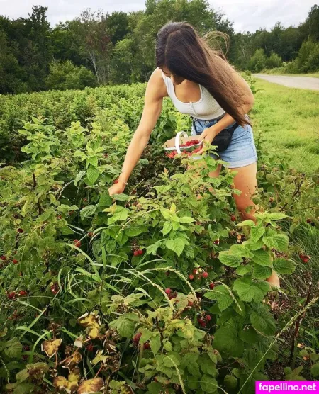 Vanessa Berge OnlyFans Thumbnail #HXE2zVowJP