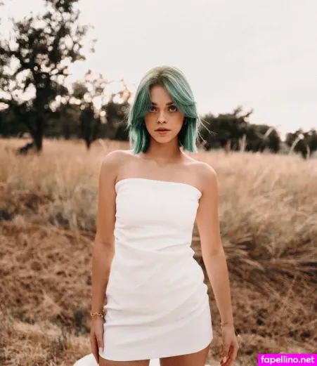 Vanessa Kunz OnlyFans Thumbnail #xF9r9SxJnA