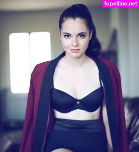 Vanessa Marano OnlyFans Thumbnail #HcbNW76ZDF