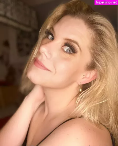 Vanessa Obsequious OnlyFans Thumbnail #v2yCiWNAIY