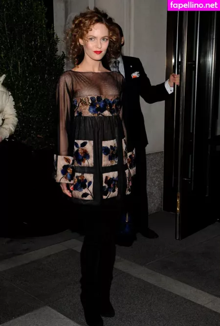 Vanessa Paradis OnlyFans Thumbnail #Lp2PD0Ca36