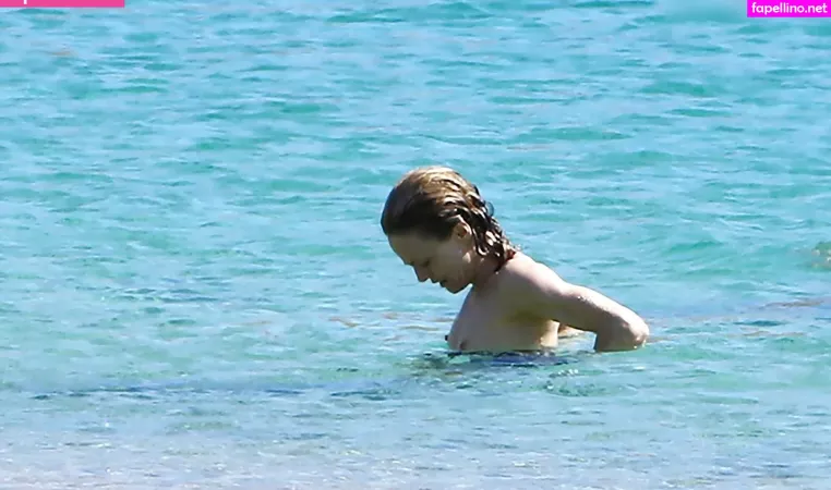 Vanessa Paradis OnlyFans Thumbnail #VpEtf601lk