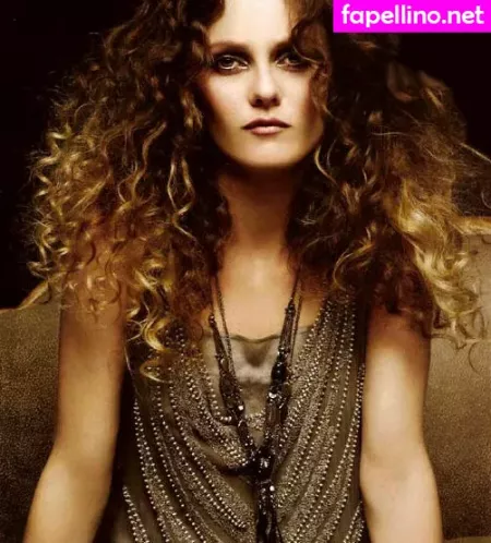 Vanessa Paradis OnlyFans Thumbnail #j21TrIiMXB