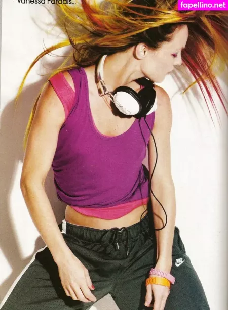 Vanessa Paradis OnlyFans Thumbnail #rYGLWkKUF7