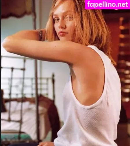 Vanessa Paradis OnlyFans Thumbnail #slZ7ZVX136