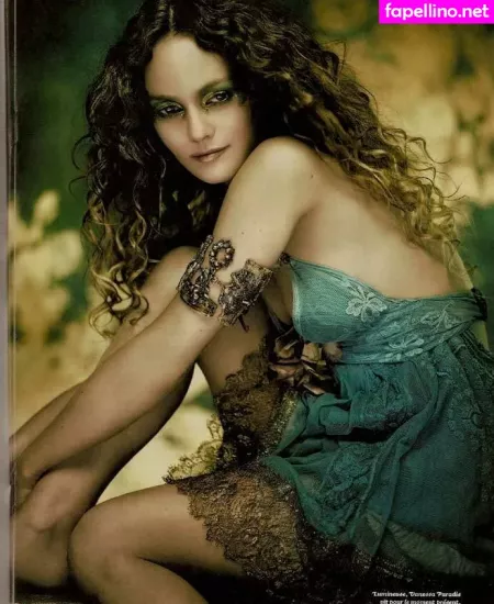 Vanessa Paradis OnlyFans Thumbnail #yegxou3XXR