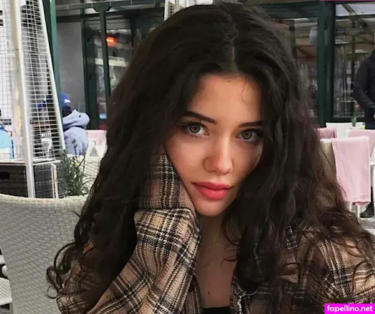Vanessa Reinhard OnlyFans Thumbnail #UuMn71j838