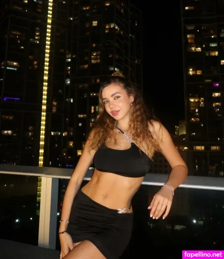 Vanessa Rojewska OnlyFans Thumbnail #Qrvir17mQi