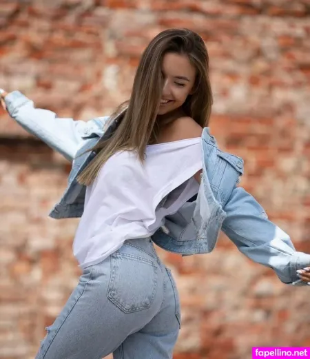 Vanessa Rojewska OnlyFans Thumbnail #UV8yqoqwCw