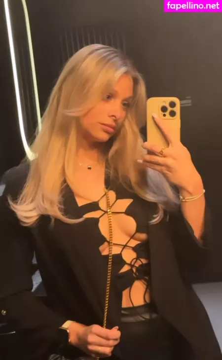 Vanessa Schmitt OnlyFans Thumbnail #XI0Obi4eZ8