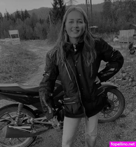 Vanessa Sundet OnlyFans Thumbnail #3Kaew9BhGC