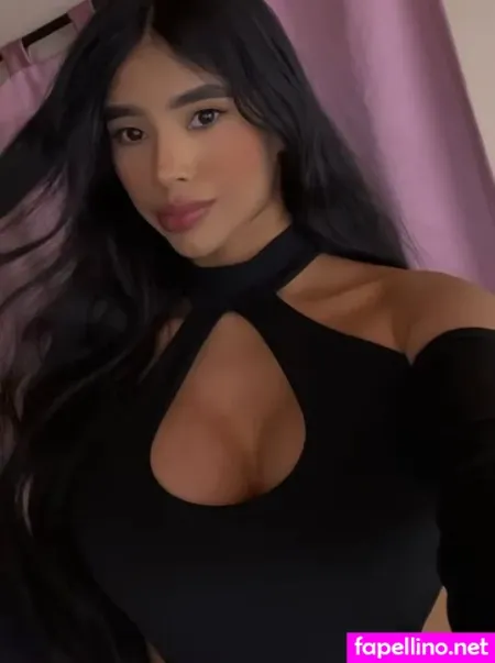 Vanessa Usuga OnlyFans Thumbnail #uyv3TbTYap