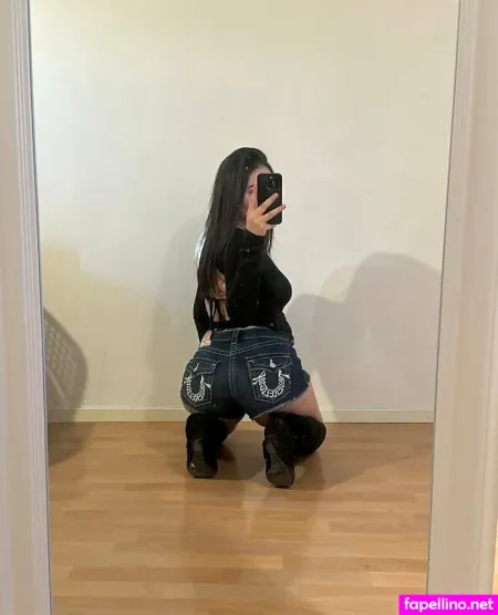 Vanessashemlis OnlyFans Thumbnail #4LlIlodYOM