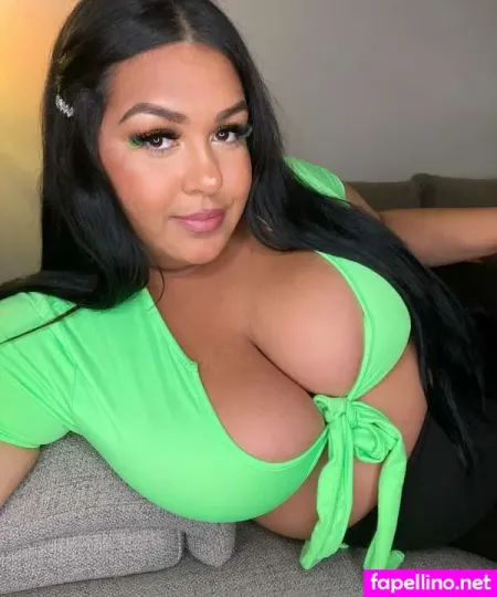 Vanessathevixxxen OnlyFans Thumbnail #r2bPyHQ5cm