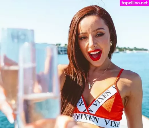 Vannabardot2 OnlyFans Thumbnail #tIlI22nTX1