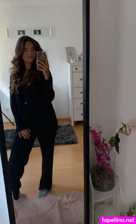 Vanutschii Instagram Influencer OnlyFans Thumbnail #964FtVaza9