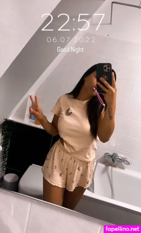 Vanutschii Instagram Influencer OnlyFans Thumbnail #JDMLCSrARW