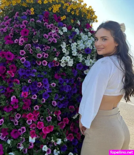 Vanutschii Instagram Influencer OnlyFans Thumbnail #RJHCq00548
