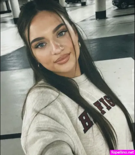 Vanutschii Instagram Influencer OnlyFans Thumbnail #SsG8yfJuLj
