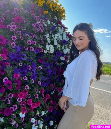 Vanutschii Instagram Influencer OnlyFans Thumbnail #zSXcs5cs0w