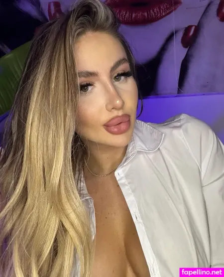 Varabella OnlyFans Thumbnail #uGBDxtIomO