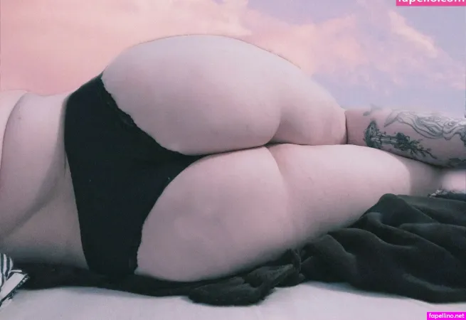 Varga Gloria OnlyFans Thumbnail #JzVJ9T2wUC