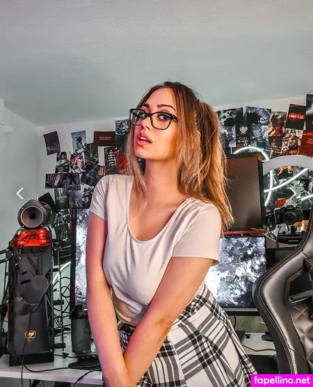 Vdarquise OnlyFans Thumbnail #s5TWajkoni