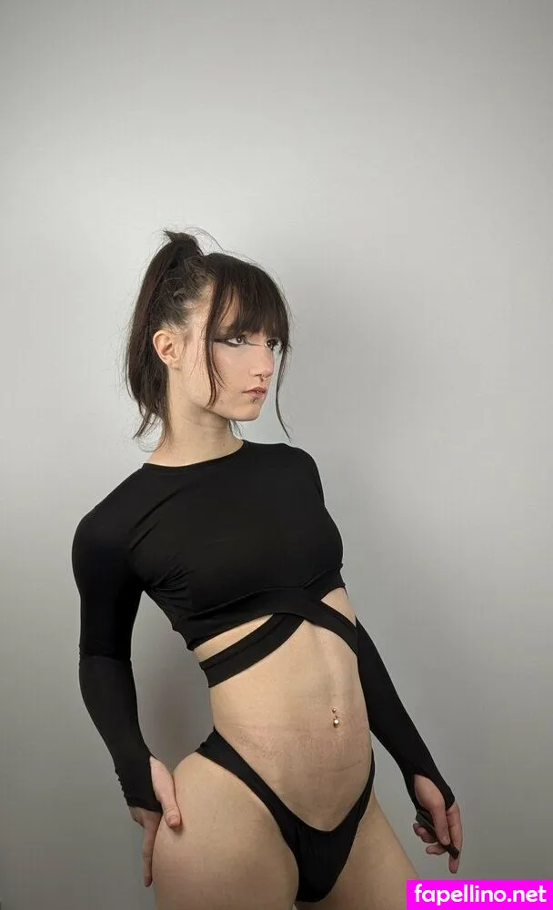 therealveesnow, vee.cams Nude Leaked OnlyFans Photo #IrK0uB9mVS